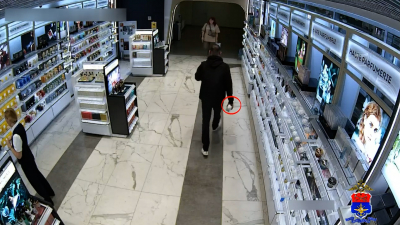 В «Пулково» задержали пассажира, укравшего туалетную воду из магазина беспошлинной торговли