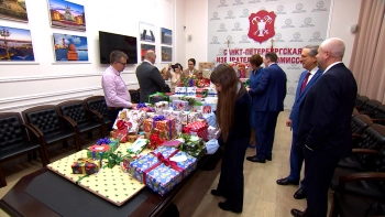 Петербургская избирательная комиссия исполнит новогодние мечты детей