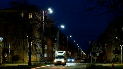 Александр Беглов: Завершена реконструкция наружного освещения на одной из важных транспортных магистралей Кронштадта – Посадской улице