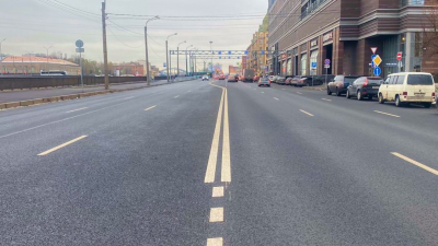 Дорожники завершили ремонт набережной Обводного канала: обновлено 1,6 км асфальта