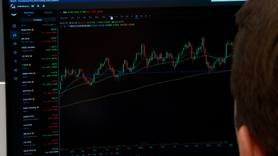 ЦБ РФ потребовал от СПБ Биржи приостановить операции по ряду клиентских счетов