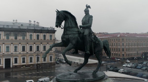 Скрытые лошадки Петербурга. В каких местах города на Неве притаились самые необычные архитектурные скакуны?