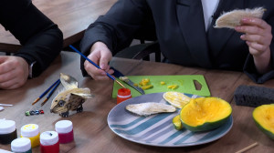 Питомец своими руками: китайский тренд соцсетей с «волосатыми» косточками манго вместо домашних животных покоряет Петербург