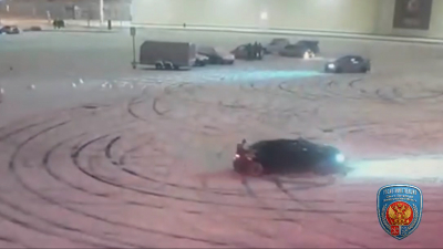 Дрифтера, устроившего шоу на стоянке у ТЦ в Петербурге, нашли по камерам