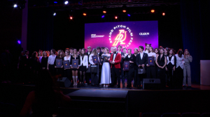 Театральный фестиваль в Антарктиде, очки — антиложь или VR-мессенджер: экзамен-кинофестиваль по дисциплине «брендинг и коммуникационный дизайн» в ИТМО