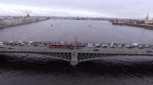 Ведущая программы «Утро в Петербурге» Людмила Ширяева представляет репортаж о секретах петербургских мостов