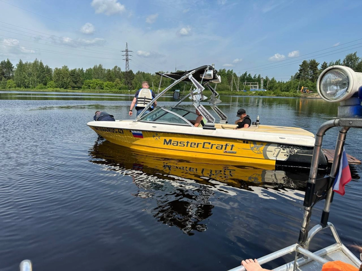 Управлявшего катером петербуржца осудили после гибели женщины в реке Оредеж - tvspb.ru