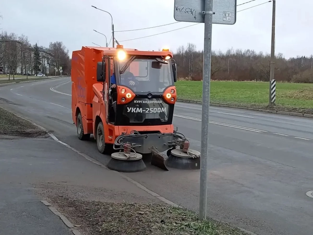 Снег вернулся в Петербург: коммунальные службы завершили мойку улиц - tvspb.ru
