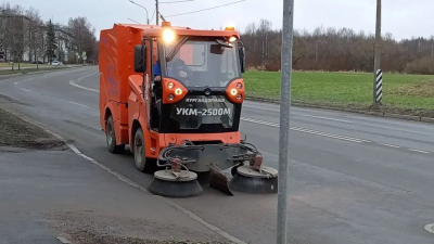 Снег вернулся в Петербург: коммунальные службы завершили мойку улиц