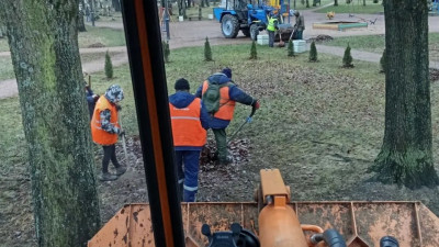 Как коммунальные службы Петербурга работают с учетом аномально теплой погоды