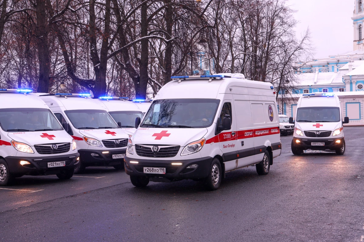 Александр Беглов: Через два года в Петербурге не останется машин скорой помощи старше 5 лет - tvspb.ru