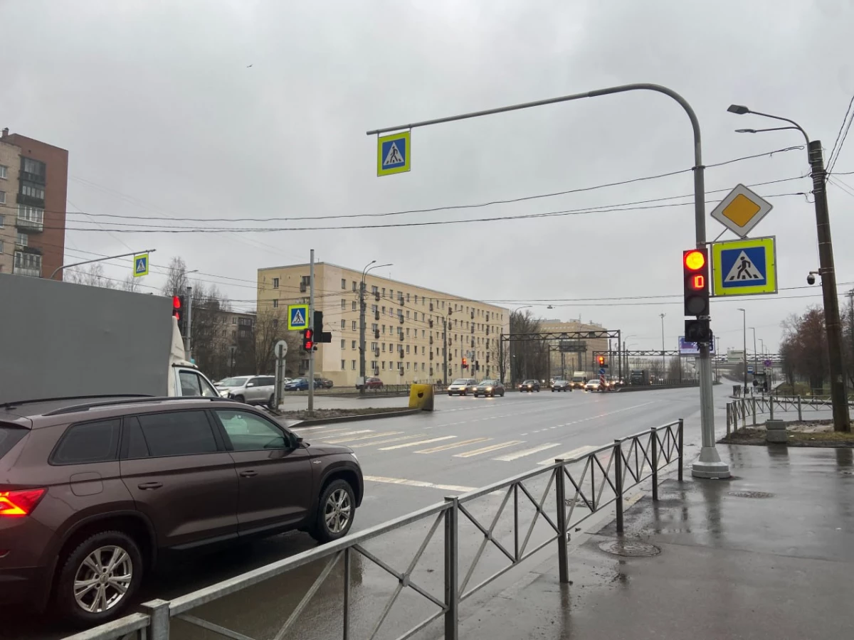 Светофоры в Невском районе перевели в «умный» режим - tvspb.ru