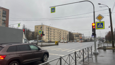 Светофоры в Невском районе перевели в «умный» режим