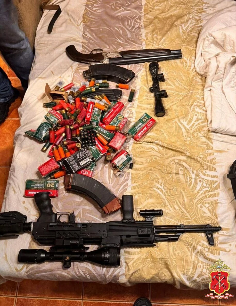 Избил приятеля и бросил на улице: в Ленобласти задержали владельца подпольного арсенала - tvspb.ru