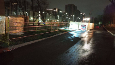 На улице Вавиловых отремонтировали трубу с холодной водой