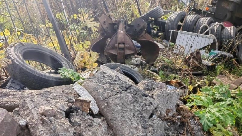 В Петербурге прокуратура потребовала очистить земельный участок от автомобильных отходов - tvspb.ru