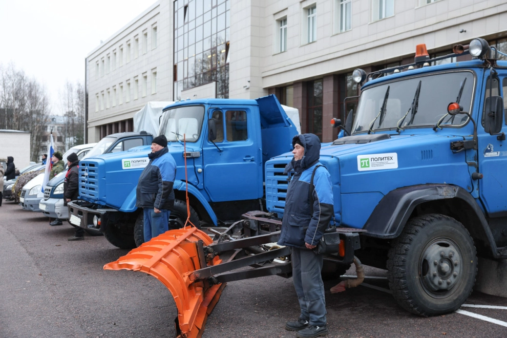 Александр Беглов: Политех передал автомашины российским воинам в зоне СВО и гуманитарную помощь мариупольцам - tvspb.ru