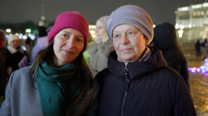 Радости, здоровья, семейного тепла! Петербуржцы и гости города поздравляют всех с Новым годом