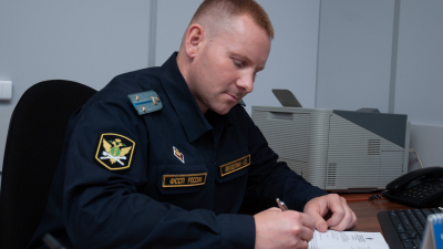 Петербургские приставы помогли пенсионерке получить компенсацию после падения у магазина