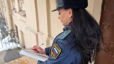 Петербуржец добился ремонта на лестничной площадке с помощью судебных приставов