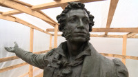 Памятник Пушкину на площади Искусств до конца года освободят от строительных лесов