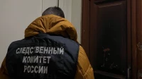 В коммуналке на Петроградке подросток поджег входную дверь, выполняя задание из мессенджера