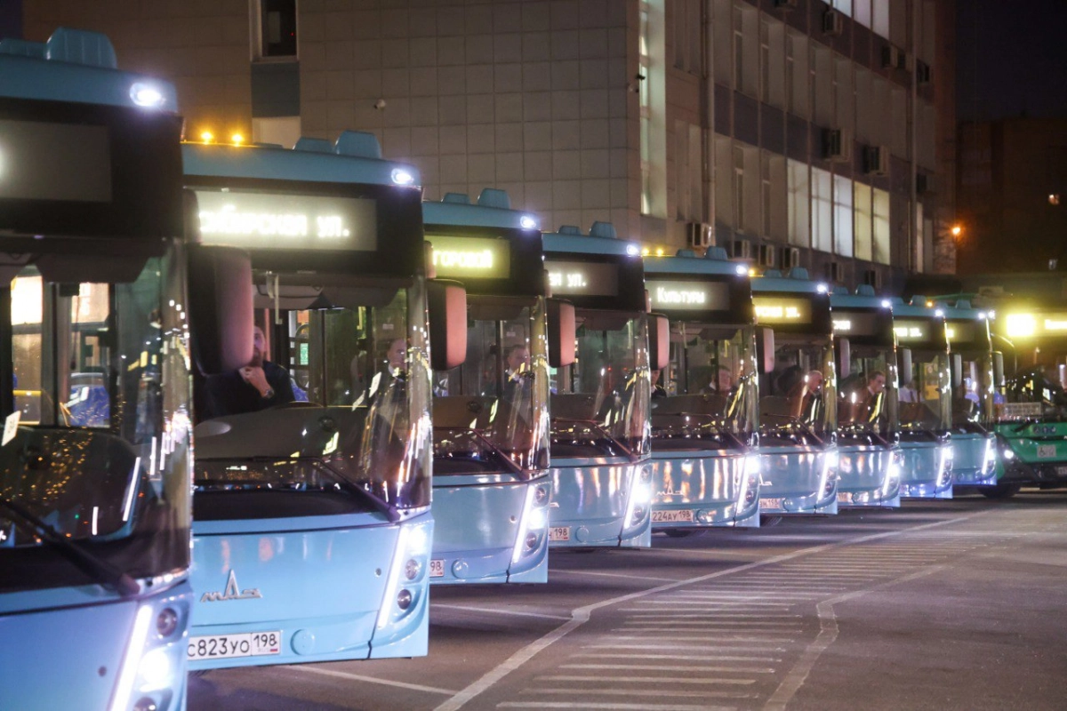 Александр Беглов: В новогоднюю и рождественскую ночи общественный транспорт Петербурга будет работать в круглосуточном режиме - tvspb.ru