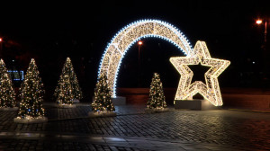 Традиционные народные ремёсла и современные технологии: уникальные световые представления на Якорной площади Кронштадта