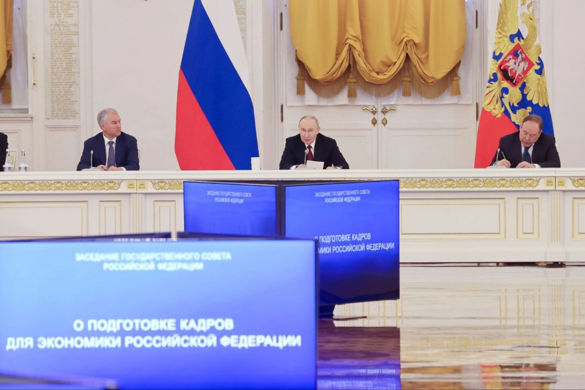 Александр Беглов: Правительство Петербурга вместе с заводами и верфями города выполнят поручение президента по подготовке специалистов рабочих профессий - tvspb.ru