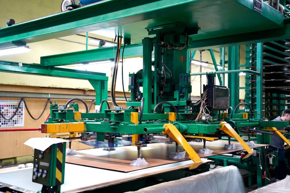 Александр Беглов: В Петербурге начала действовать программа зонтичных поручительств для расширения доступа бизнеса к кредитам - tvspb.ru