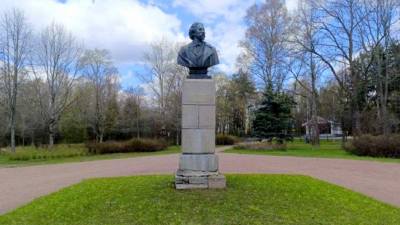 Бюст Ильи Репина в Курортном районе Петербурга получил статус регионального памятника