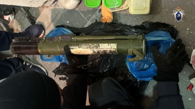 Тайник из нулевых: в Петербурге у подозреваемых в убийстве нашли схрон с гранатометами и гранатами