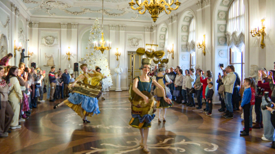 Атмосфера сказки: чем удивляет гостей фестиваль «Новогодняя кутерьма» в Гатчине