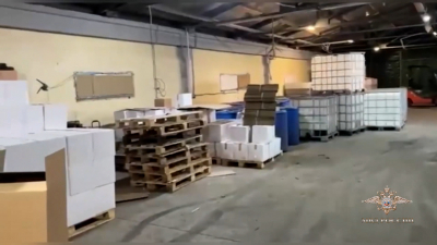 В Гатчинском районе накрыли подпольный цех по розливу алкоголя