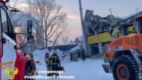 В Новосибирске из под обрушившегося ТЦ достали еще одну женщину — спасатели продолжают поиски