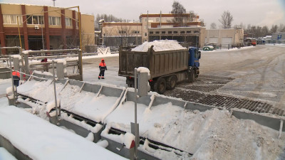 Более 500 тысяч кубометров снега приняли снегоплавильные и снегоприемные пункты города за эту зиму