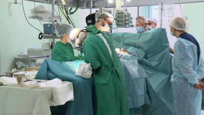 Первую в России операцию по замене двух желудочков сердца провели в Мариинской больнице