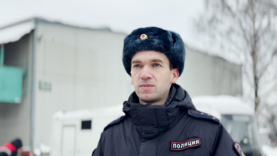 Полиция Петербурга провела масштабную проверку на Калининской овощебазе