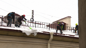 Зимняя уборка. Очистка петербургских крыш