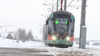 Трамвай «Славянка» сошёл с рельсов