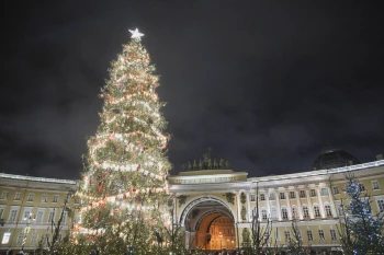 Александр Беглов: Ёлка на Дворцовой площади будет радовать петербуржцев и гостей города до 22 января