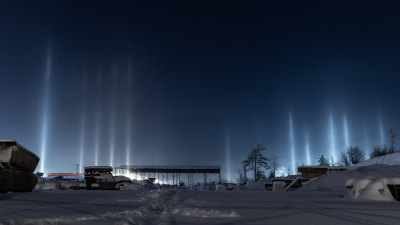 В Ленобласти заметили уникальное природное явление — световые столбы
