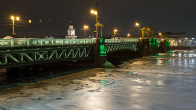 Александр Беглов: В День Ленинградской победы зажгутся факелы Ростральных колонн, а мосты получат особую торжественную подсветку