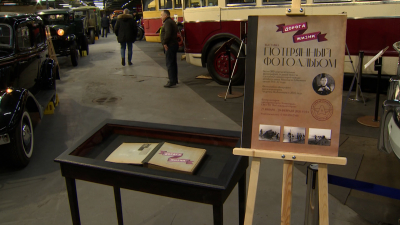 В Автобусном парке № 1 открыли фотовыставку о буднях автомобильного батальона на Дороге Жизни