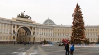 Конец зимней сказки: с Дворцовой площади убрали главную ёлку города