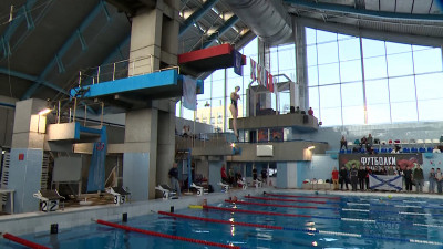 В Петербурге проходят соревнования спасателей на водах: в программе заплывы и буксировка манекена