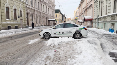 В Петербурге в период снегопадов ГАТИ и ГЖИ усилили контроль за уборкой территорий