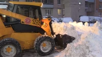 Как коммунальщики чистят Петербург от снега 11 января