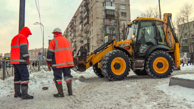 «Водоканал» рассказал, как устраняют последствия вытекания воды на Звездной улице