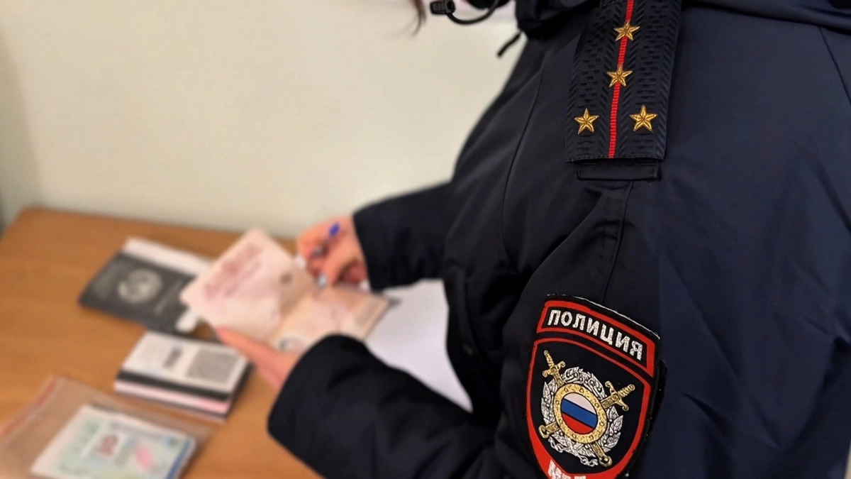 В Приморском районе мигрант выпал из окна — полиция задержала его соседа по квартире - tvspb.ru